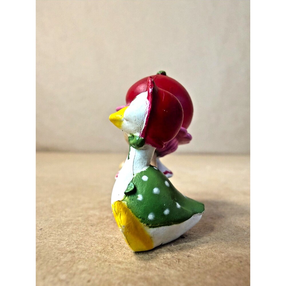 Vintage 1982 Strawberry Shortcake PVC Miniature: Cherry Cuddler with Gooseberry - Picture 4 of 10